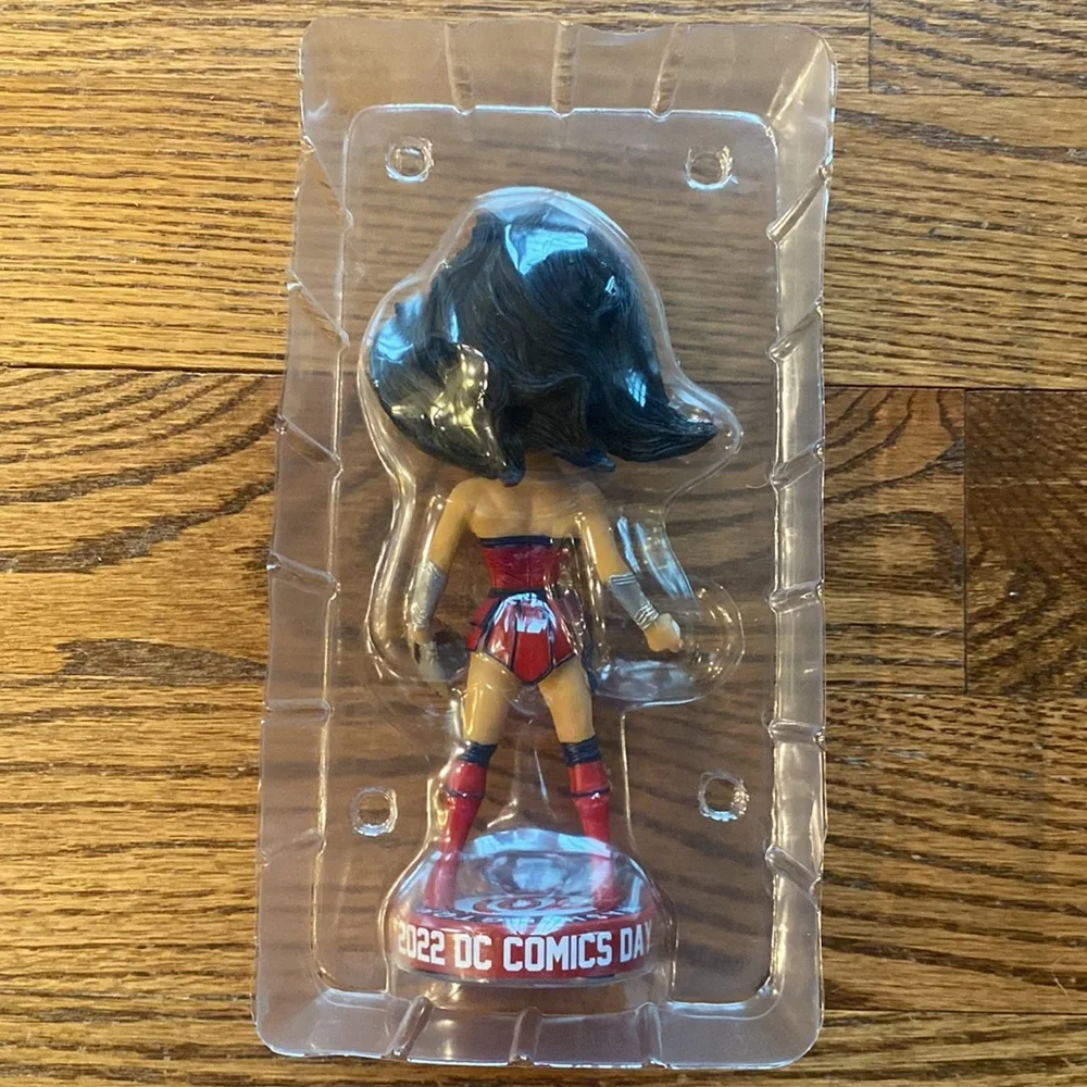 DC Wonder Woman Bobblehead in original box